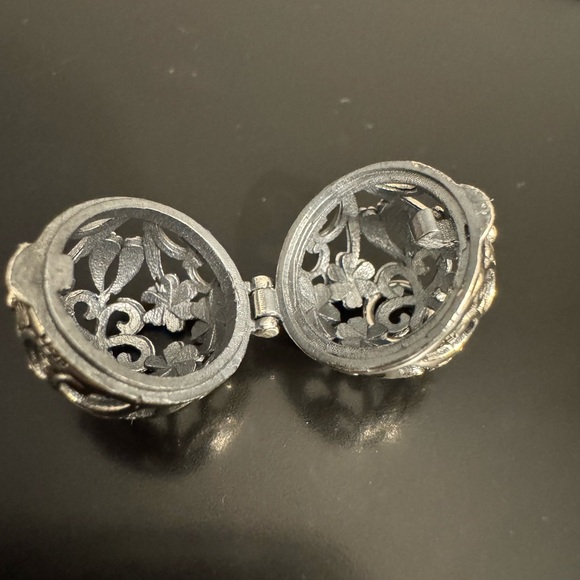 Sterling Silver Filigree Egg Locket - Picture 3 of 8